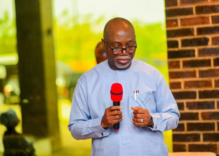 Ayedatiwa: Visits Akeredolu’S Family In Ibadan See Photos – Viztadaily